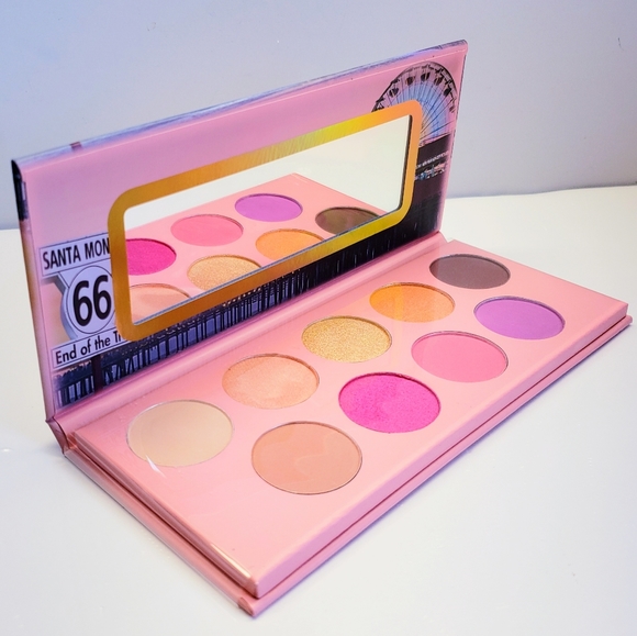 Essence HEY L.A. Eyeshadow Palette with Mirror, 0.47 oz(13,5 g) - Picture 6 of 6